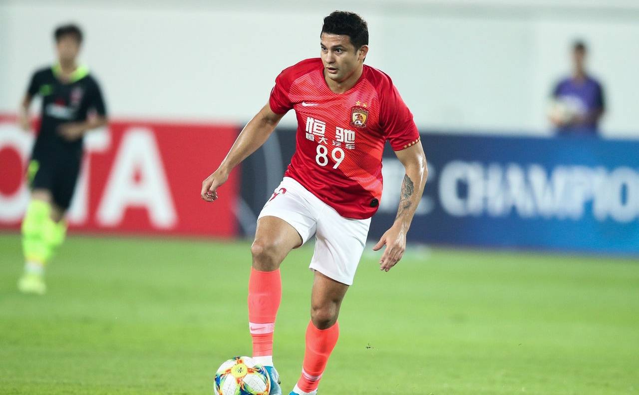 开云体育官方网-集结日中超传出新动向,上海海港门线救险,管理层表态——目标明确,轮换策略成焦点(中超直播上海海港今日直播)