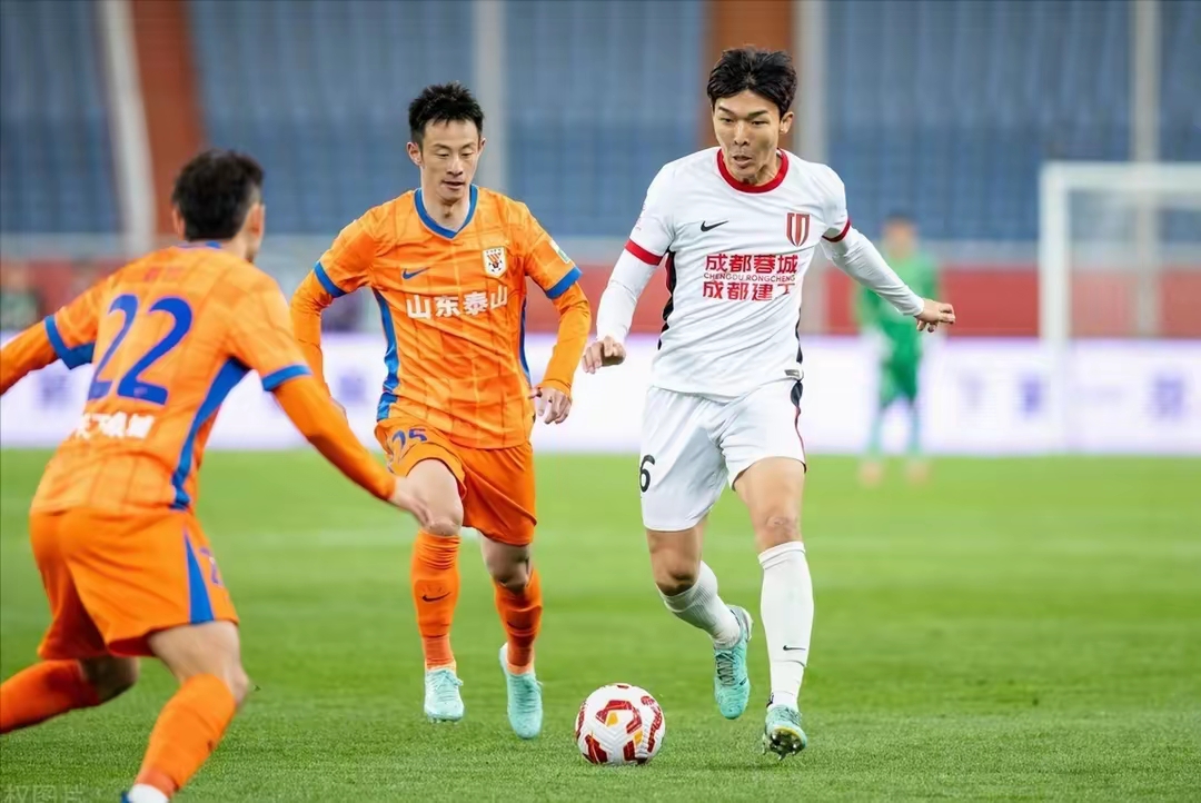 开云体育官方网-成都蓉城发布备战花絮,赛后队长鼓劲,CBA常规赛任务艰巨,赛程密集仍需轮换的简单介绍